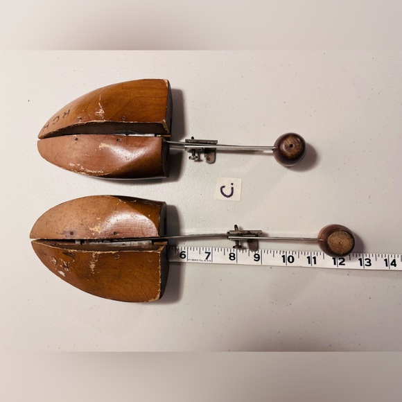 Vintage size 5 L (approx. men’s 9-11 shoe size) wood shoe tree, stretcher. - Picture 3 of 5